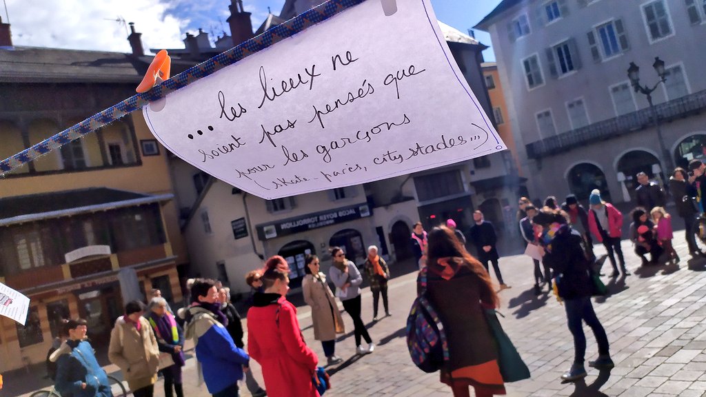 Rassemblement de femmes à Chambéry pour le 8 mars, journée des droits des femmes